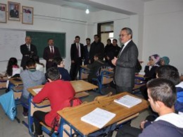 'Kitap okumadan başarı sağlamak mümkün değil'