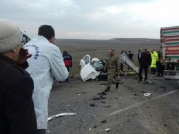 Ağrı'da trafik kazası: 4 ölü 