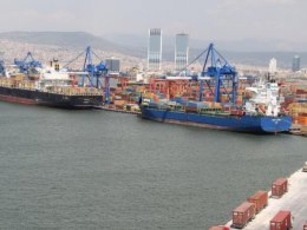 Kasım ayında ihracat ve ithalat arttı