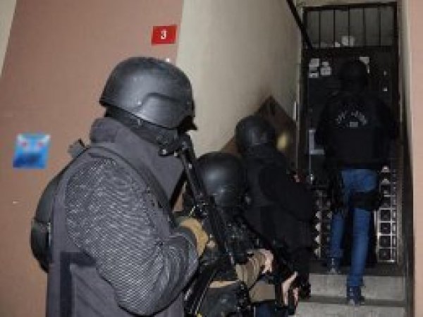 İstanbul'da DEAŞ'a operasyon: 20 gözaltı