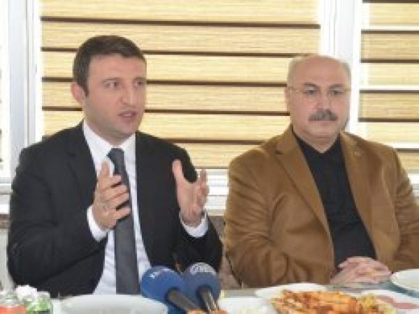 '15 Temmuz yüz yıllın ihanetidir'