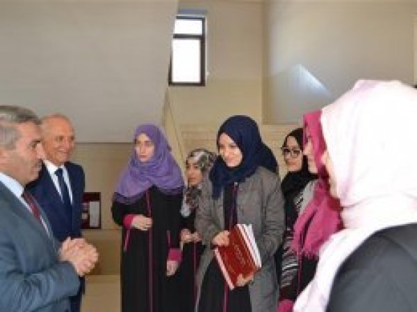 'İHL öğrencileri rol model olmalıdır'