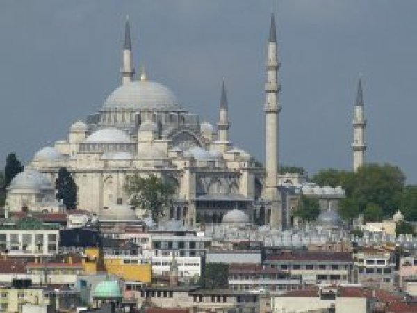 Camilere standart getiriliyor