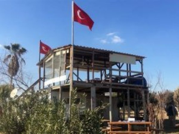 Sahildeki barakaya taşındı kanseri yendi