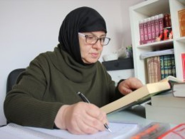Kur'an aşkıyla 34 yıl sonra okullu oldu