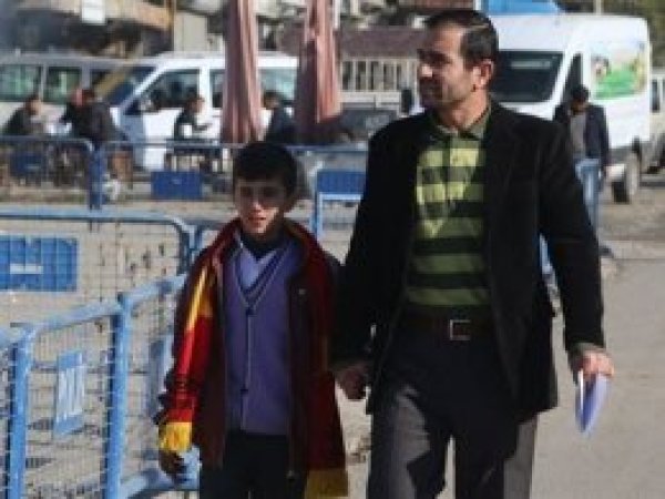 Oğlumun 'Hakan Şükür' olan adı 'Yasin Aytaç' olsun
