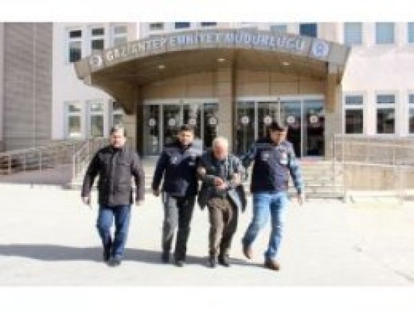 Tonlarca fıstık çalan tüccar yakalandı