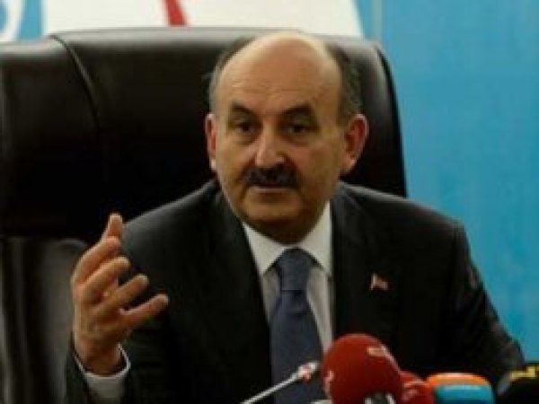 Bakan Müezzinoğlu: Ömür boyu memurluk kalkacak