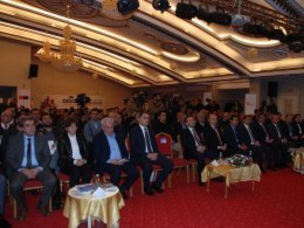 "İstihdamın artması için ek projelere ihtiyaç var"