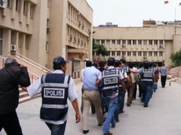  FETÖ operasyonunda 30 kişi gözaltına alındı
