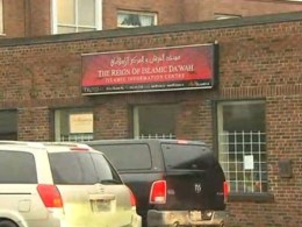  Toronto’da mescit yakma girişimi 