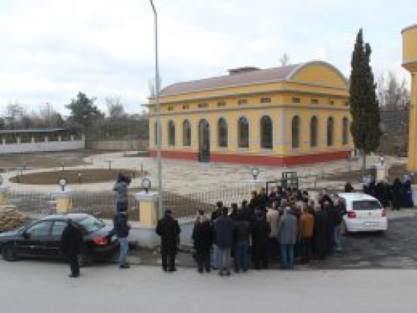 CHP'li Belediye'den türbe skandalı