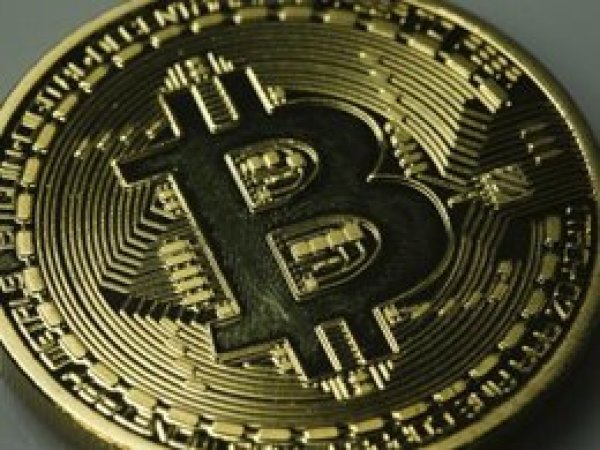Sanal para 'Bitcoin' altını geçti