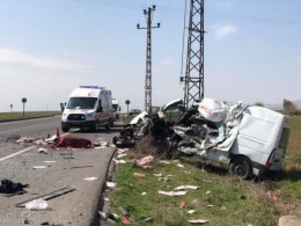 İpekyolu'nda trafik kazaları: Bir ölü 10 yaralı
