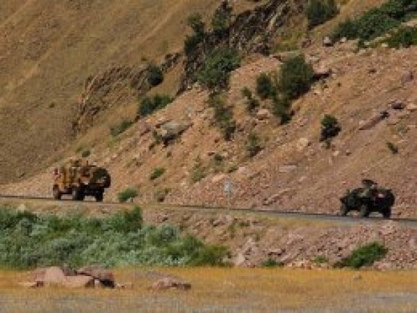 Lice'de çatışma: 6 PKK’li ile 2 asker öldü