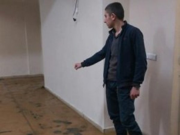 Okul mescidini lağım suyu bastı