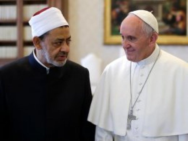 Papa Francesco, El Ezher'e gidiyor