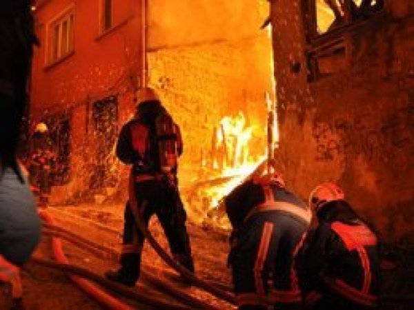 İstanbul'da yangın: 3 çocuk öldü