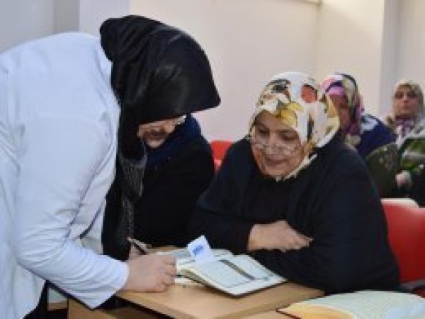 'Tüm gençlere tavsiyemiz Kur'an'ı öğrensinler'