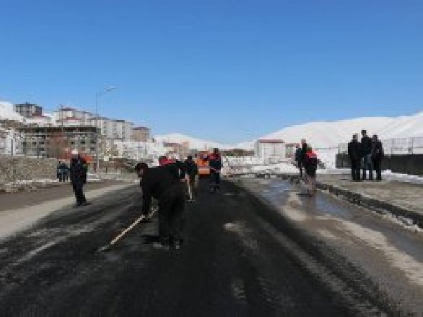Bitlis'te Başbakan için yollar onarılıyor