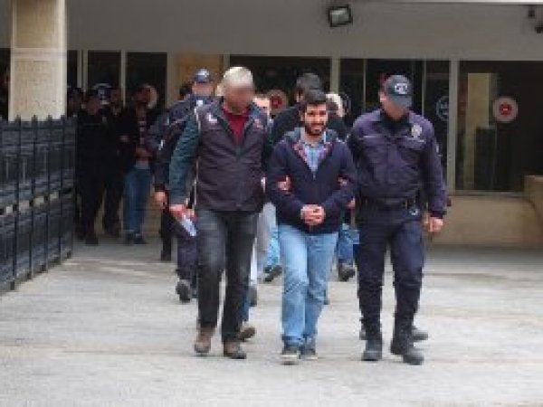 Mardin'de 10 asker tutuklandı