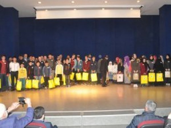 İstanbul'daki Siyer Sınavı'nda dereceye girenlere ödül