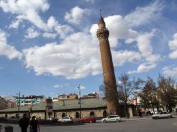 Asırlık minarede büyük sır