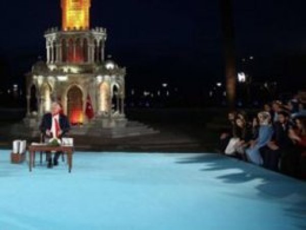Başbakan Yıldırım gençlerin sorularını yanıtladı