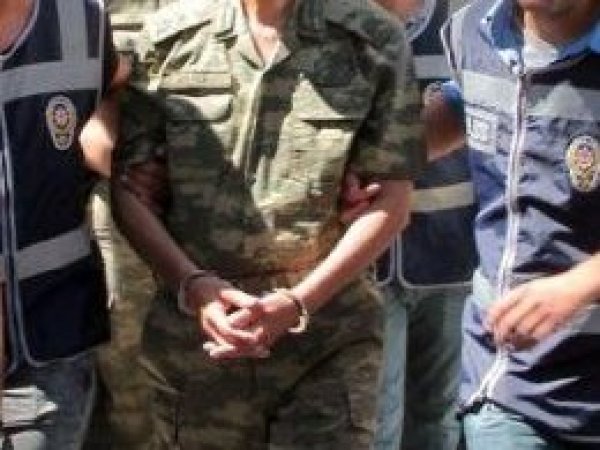 Elazığ'da 11 askeri personel FETÖ'den yakalandı