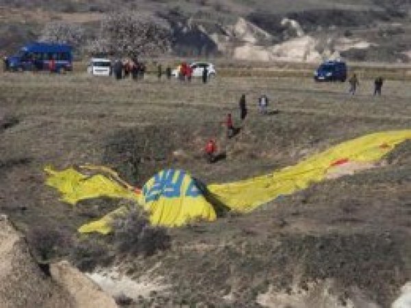Kapadokya'da sıcak hava balonu düştü