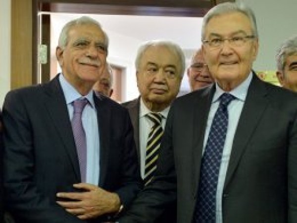 Baykal'ı karşılayan Ahmet Türk, CHP etkinliğinde konuştu