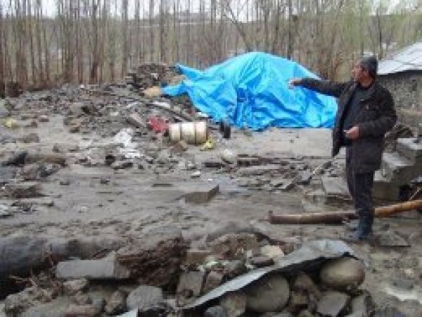 Bingöl’de selden zarar görenlere nakdi yardım