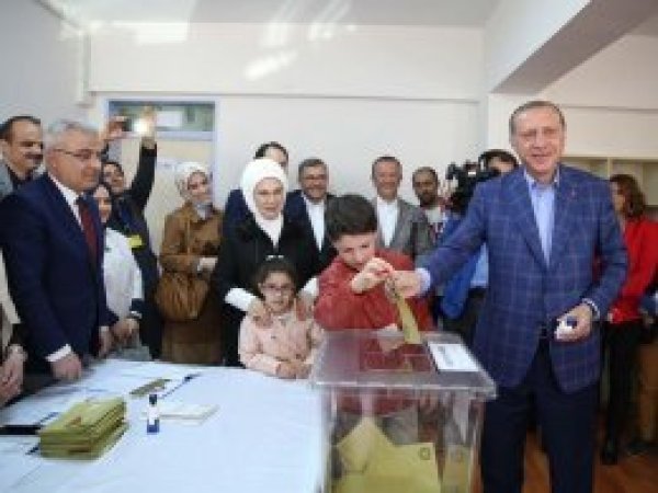 Erdoğan'ın oy kullandığı sandıktan 'evet' çıktı