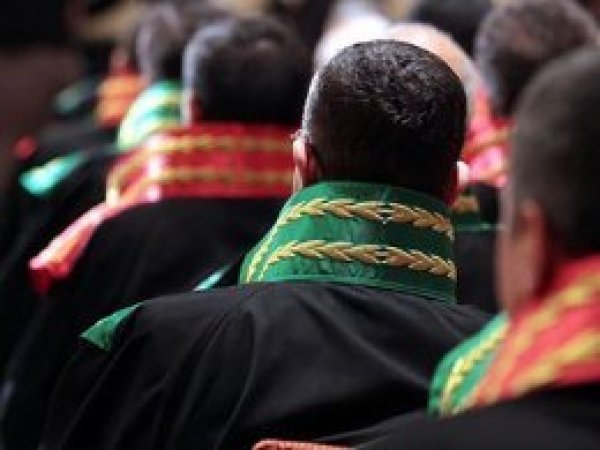 Hakim ve savcılara FETÖ'den ilk iddianame kabul edildi