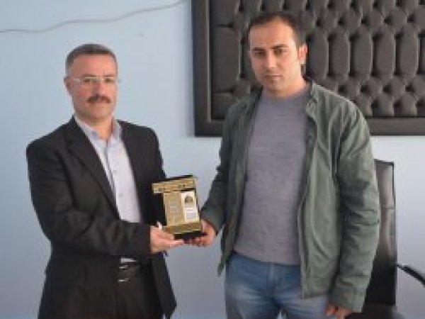 Kozluk'ta Siyer Sınavı’na katkı sunanlara hediye