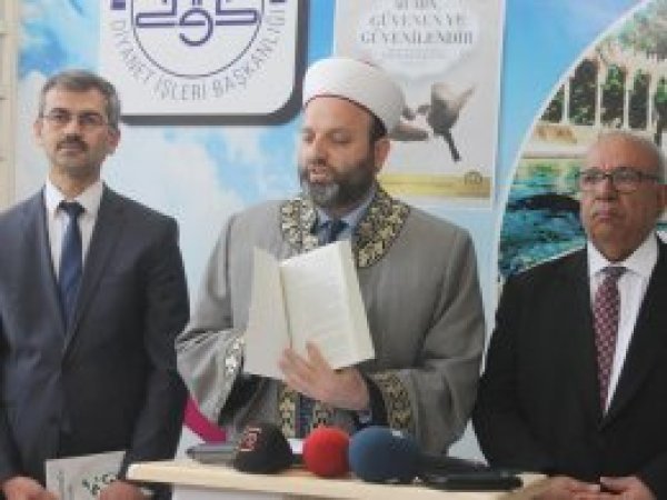 Öğrenciler için umre ödüllü siyer sınavı