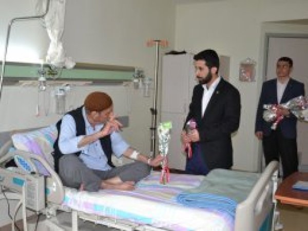 Siverek HÜDA PAR Gençlik Kollarından hasta ziyareti