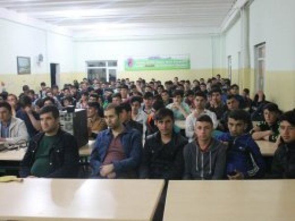 Lise öğrencilerinden Kutlu Doğum etkinliği
