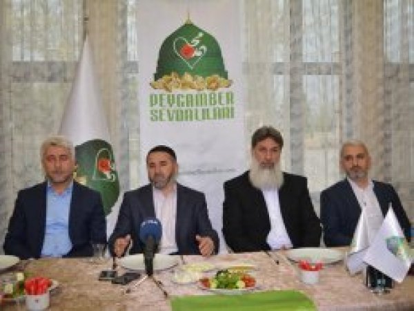 Peygamber Sevdalıları Platformu basınla bir araya geldi