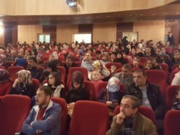 'Peygamber anlayışını çocuklarımıza vermeliyiz'