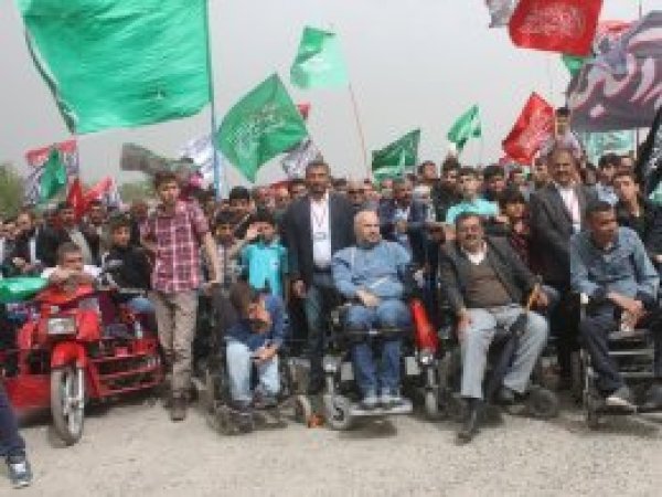 'Peygambere olan sevgimizi haykırmak için geldik'