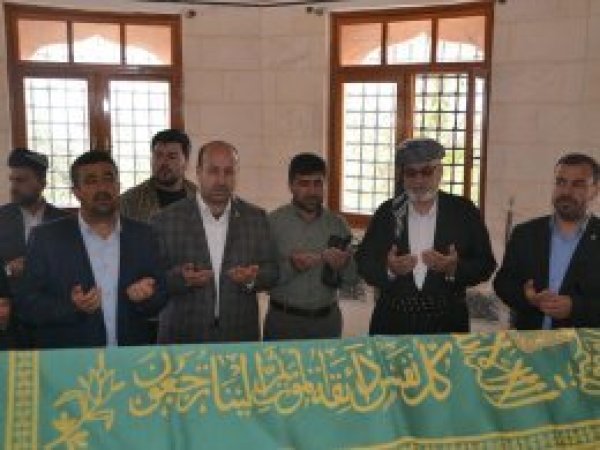 Komela İslami Partisi Hz Eyyüp türbesini gezdi