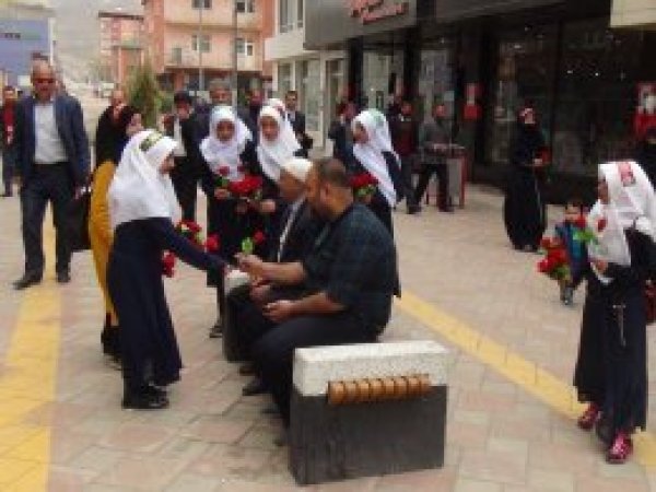 Doğubayazıt güllerle Kutlu Doğum'a davet etti