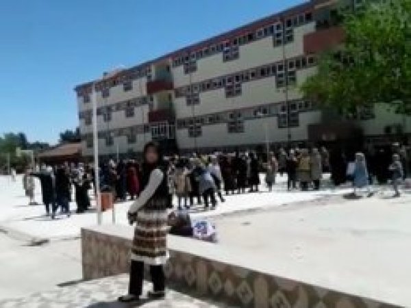 İmam Hatipli kızlara dans ettirildi