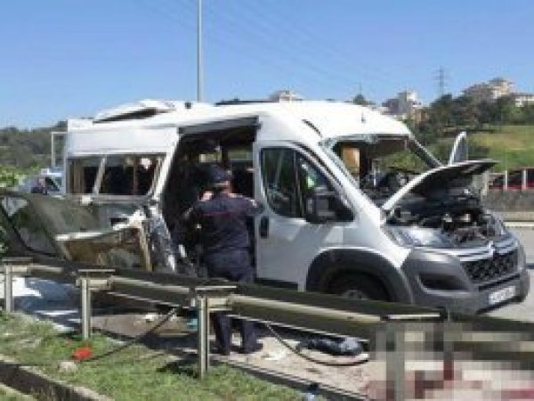 İstanbul'da öğrenci servisinde patlama: 7 yaralı