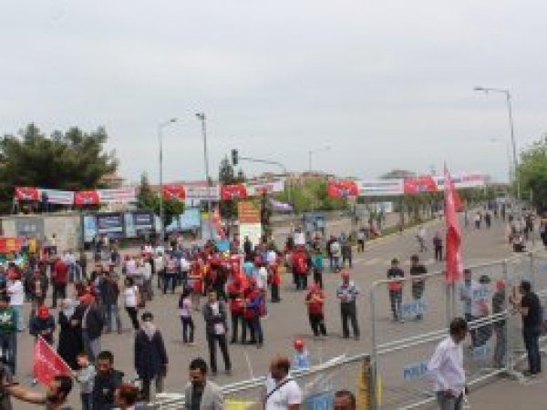 Diyarbakır’da 1 Mayıs mitingi ilgi görmedi