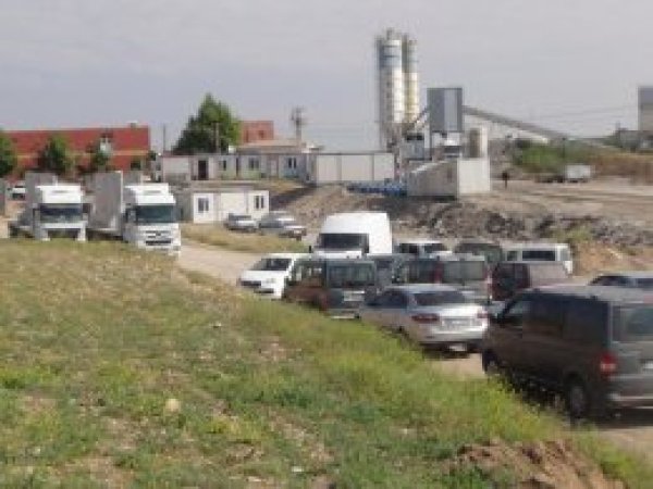 Hal esnafından yol kapatma eylemi