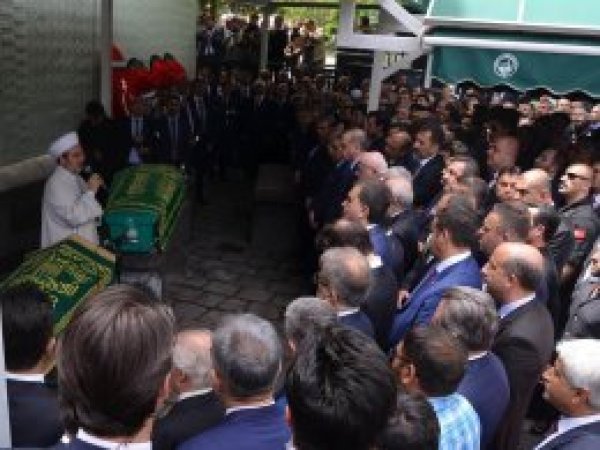Abdullah Gül'ün babası son yolculuğuna uğurlandı