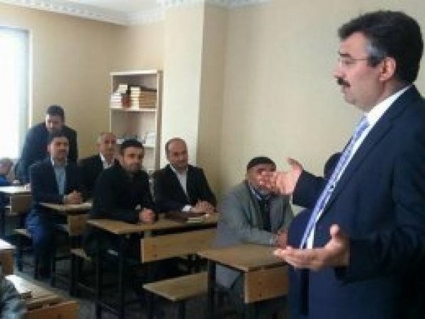 Müftü Erhan: Çok okumanız gerekir