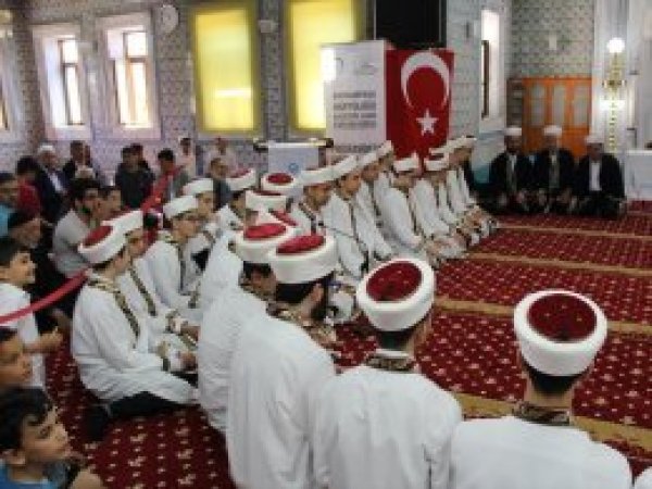 İstanbul'da hafızlar için icazet töreni